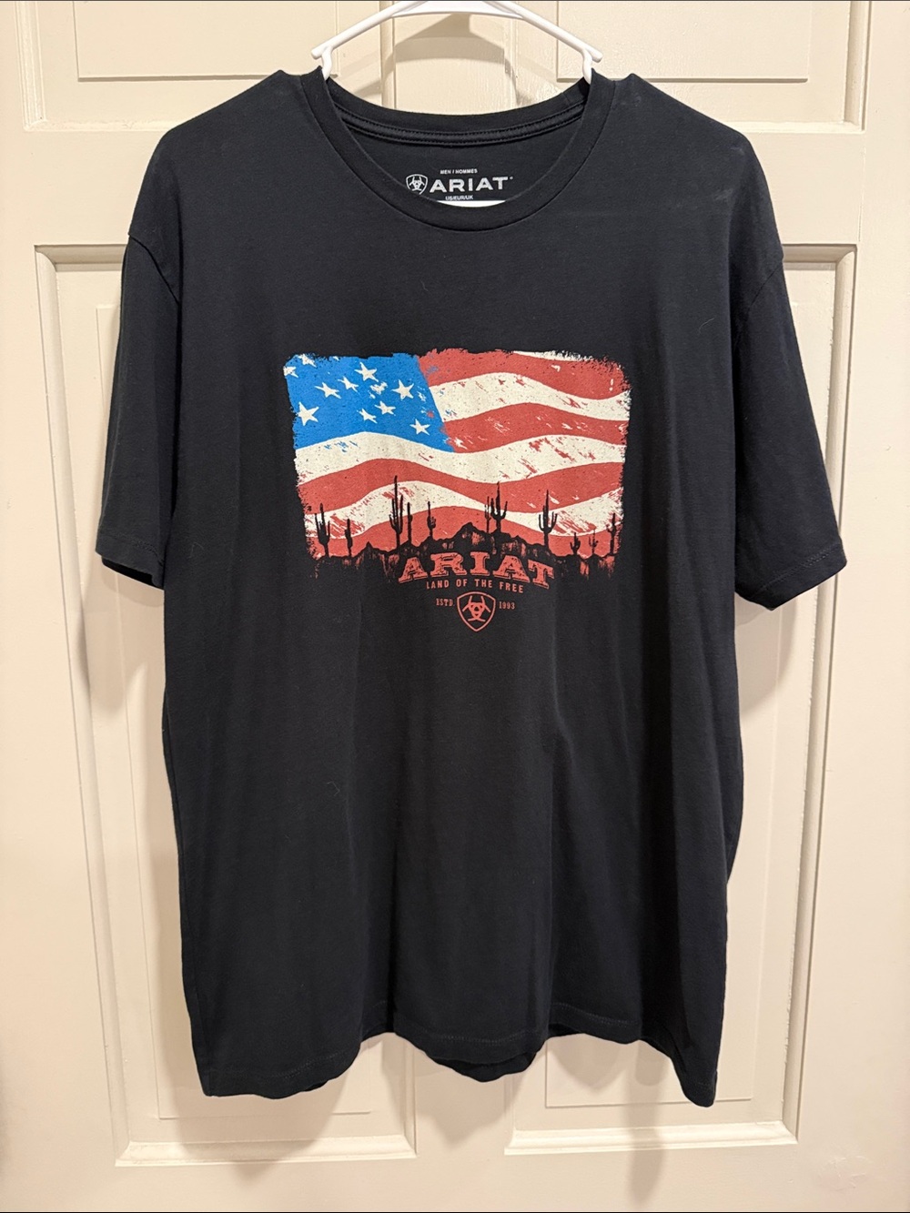 Ariat Black Short-Sleeve Tee with Distressed American Flag/Cactus Logo Size L - Picture 2 of 5
